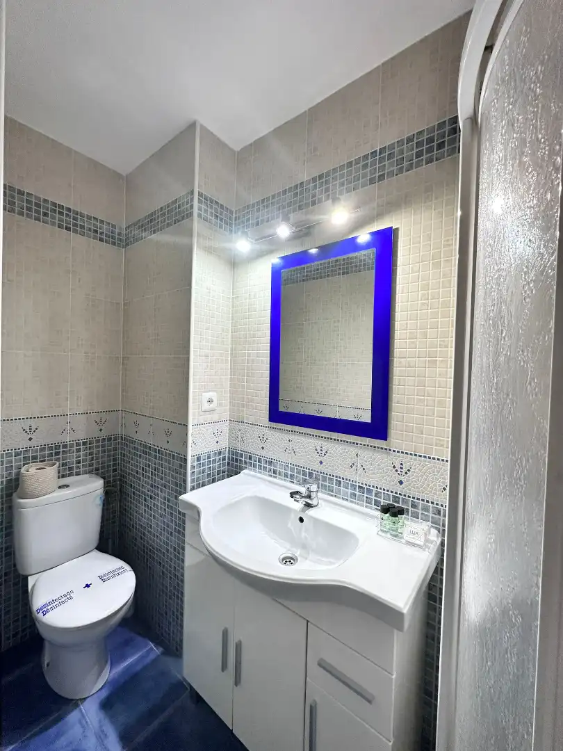 Badezimmer von Wohnung zur Miete in Benalmádena mit Klimaanlage, Terrasse und Möbliert