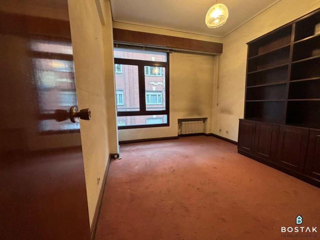 Piso en venta en Bilbao  con Calefacción, Trastero y Balcón