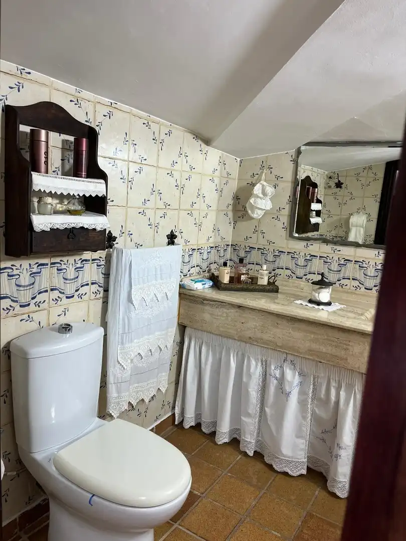 Bany de Casa o xalet en venda en Chiclana de la Frontera amb Jardí privat, Moblat i Piscina comunitària