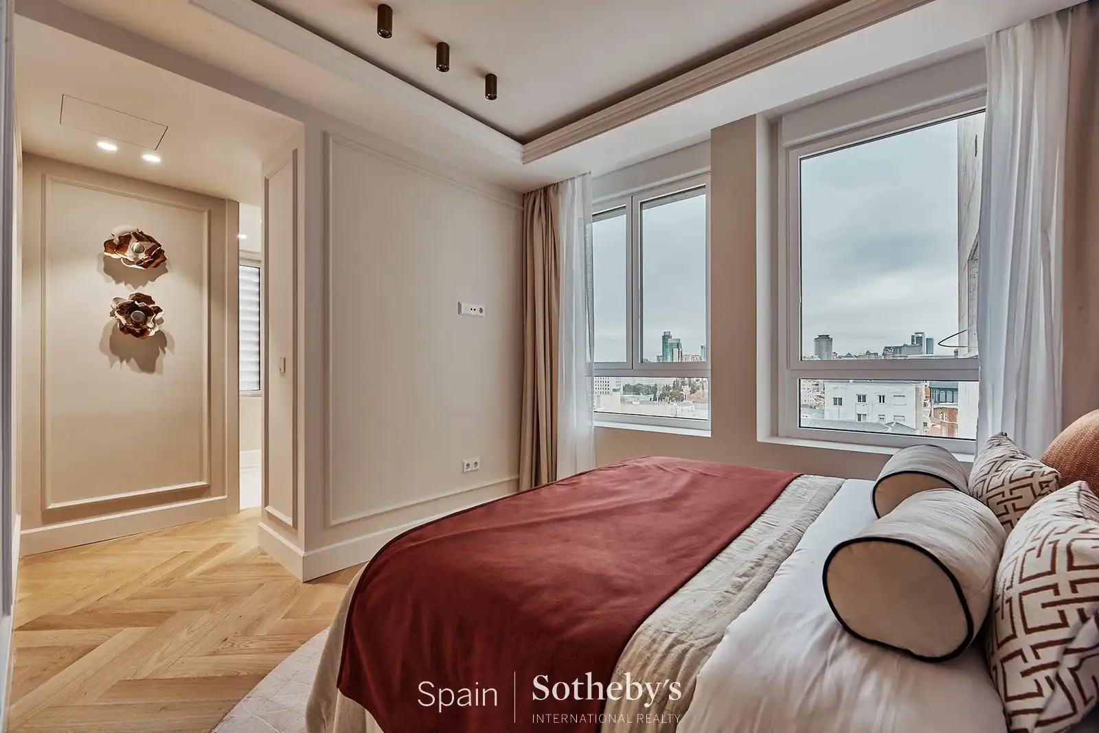 Bedroom of Apartments for sale in Madrid  with Air Conditioner, Terrace and Storage room