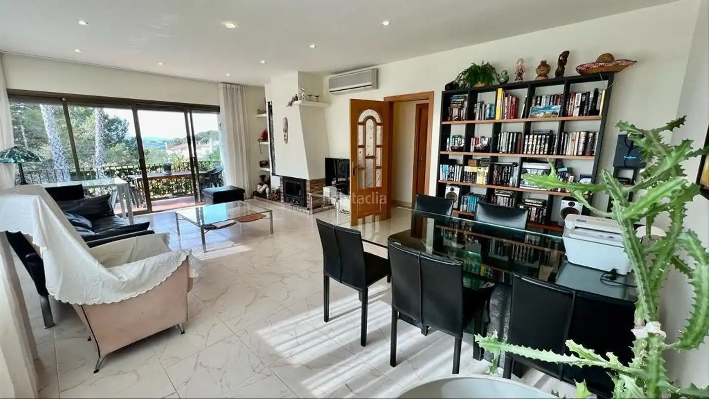 Villa avec jardin à vendre à Carrer de la Cerdanya 16, imagen 7