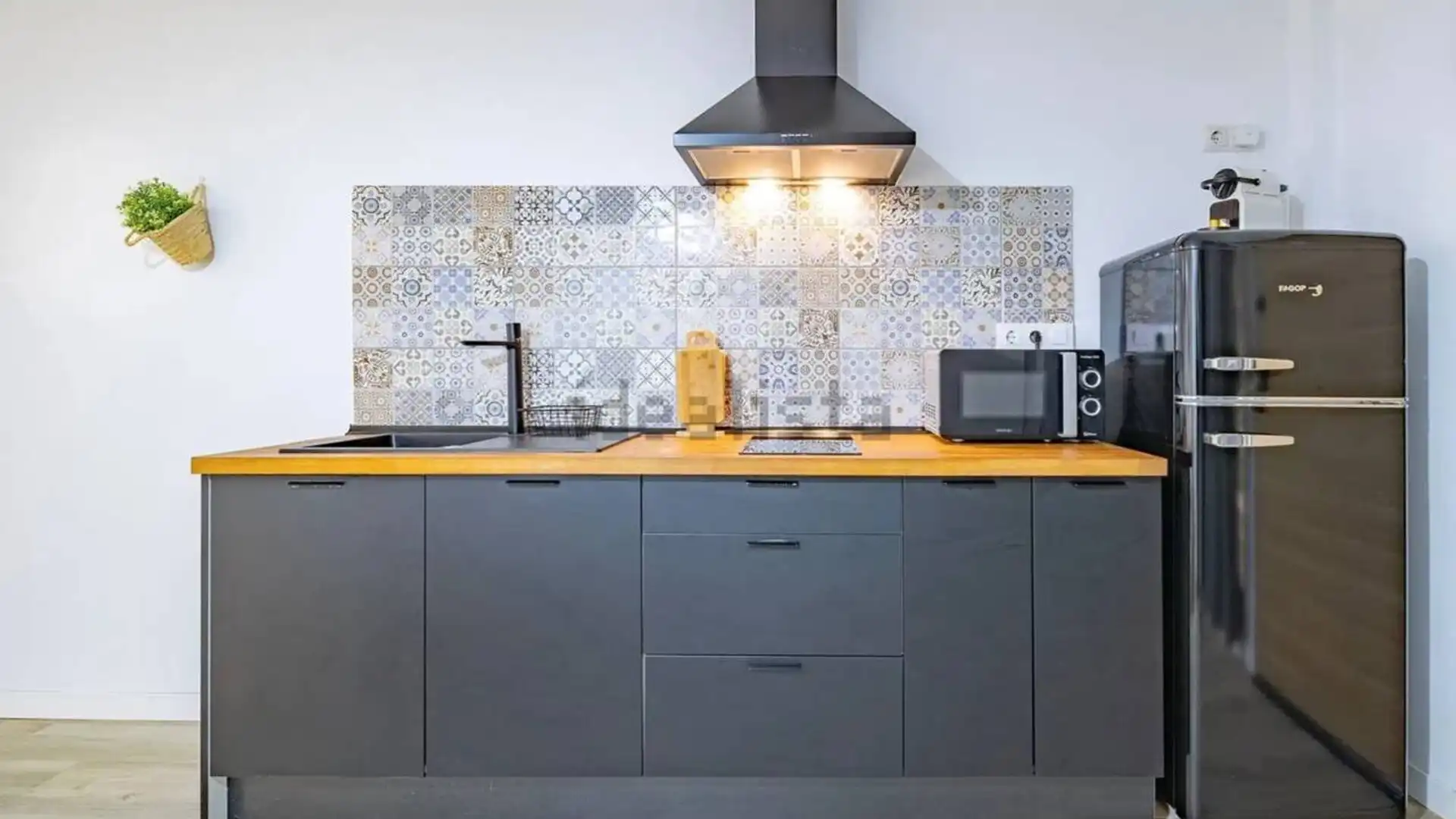 Cocina de Estudio en venta en Sant Feliu de Llobregat con Parquet y Amueblado