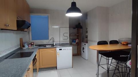 Foto 4 de Pis en venda a Plaza de Galicia, Alto del Castaño, Narón