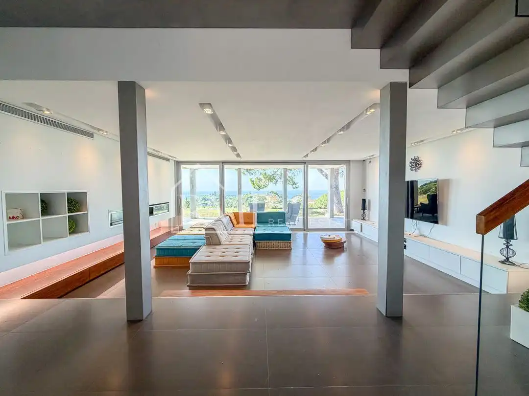 Sala de estar de Casa o chalet en venta en Arenys de Mar con Aire acondicionado, Calefacción y Jardín privado