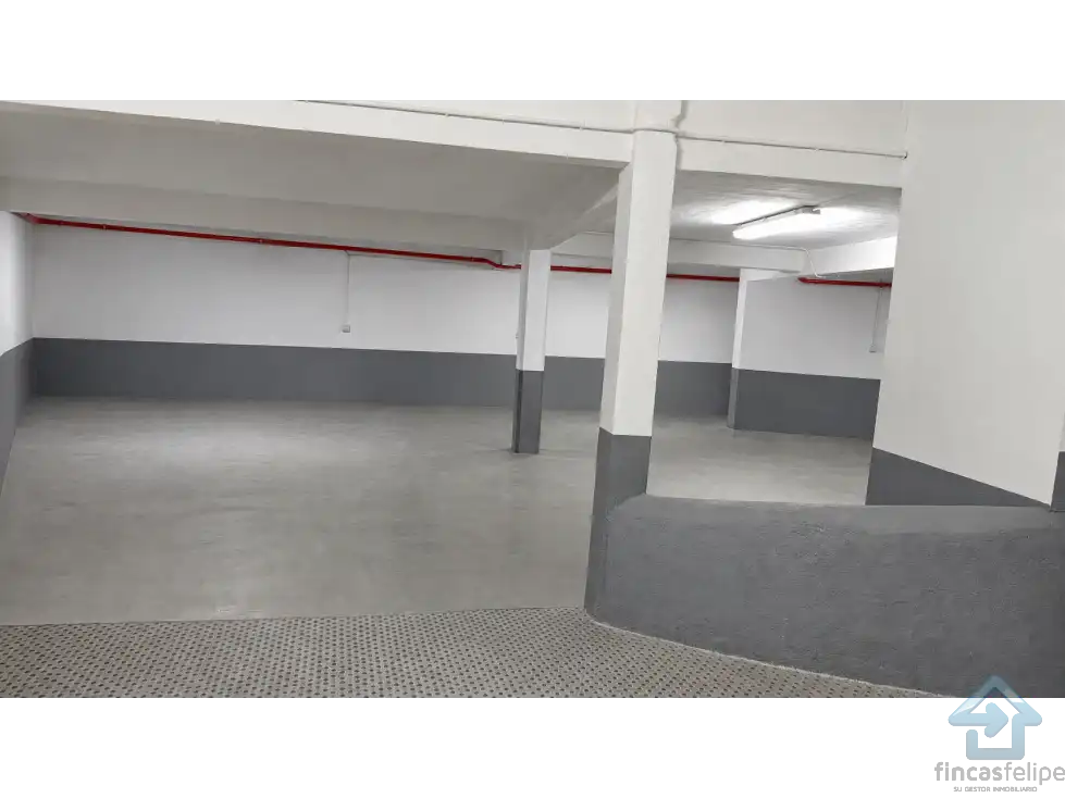 Parking de Local en venta en Madrid con Calefacción