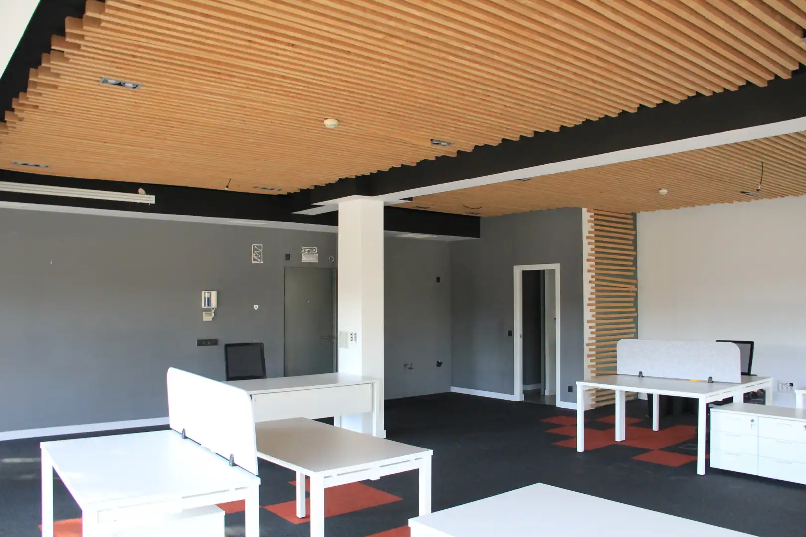 Büro zur Miete in Alcalá de Henares mit Klimaanlage, Heizung und Internet