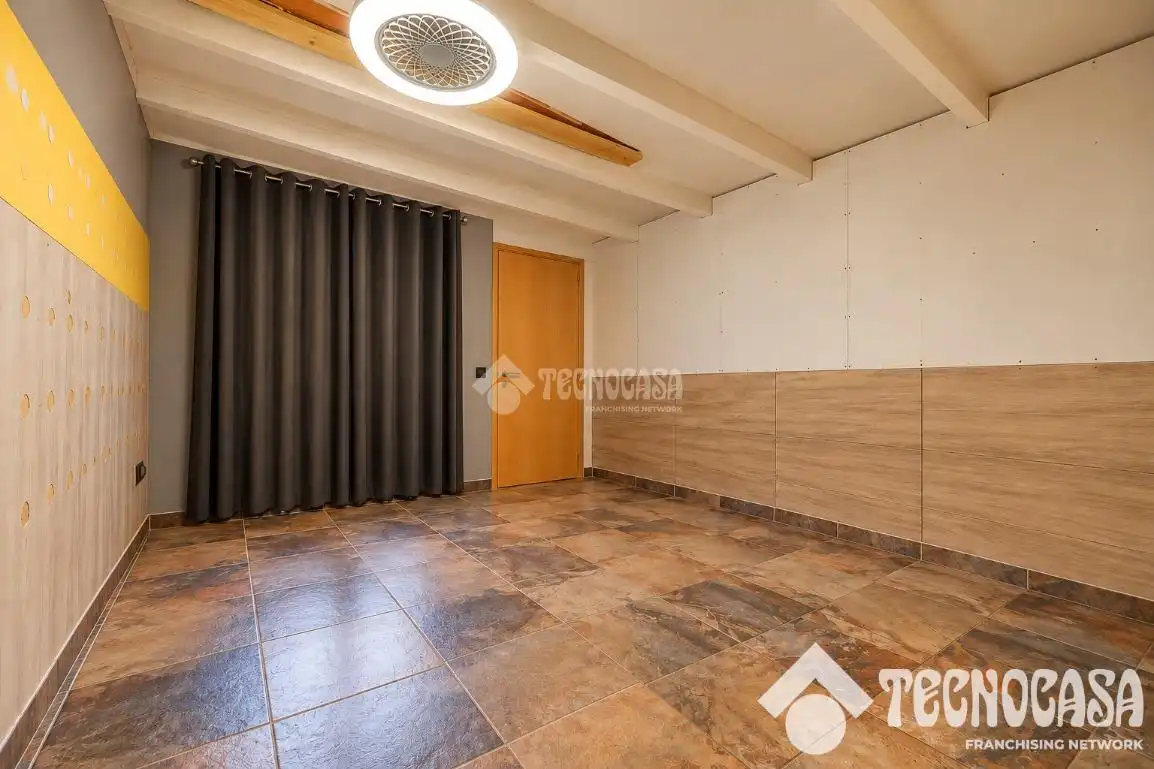 Casa aparellada amb terrassa en venda a Cerdanyola, imagen 9