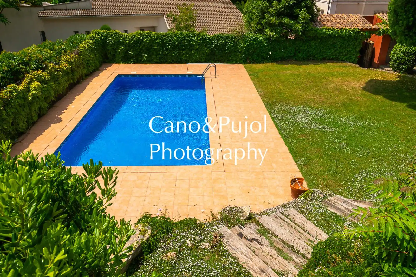 Piscina de Casa o xalet en venda en Cerdanyola del Vallès amb Aire condicionat, Calefacció i Terrassa