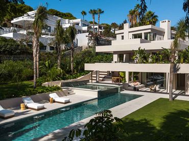 Casa con piscina en venta en CARTUJA-NVA ANDALUCIA D 12