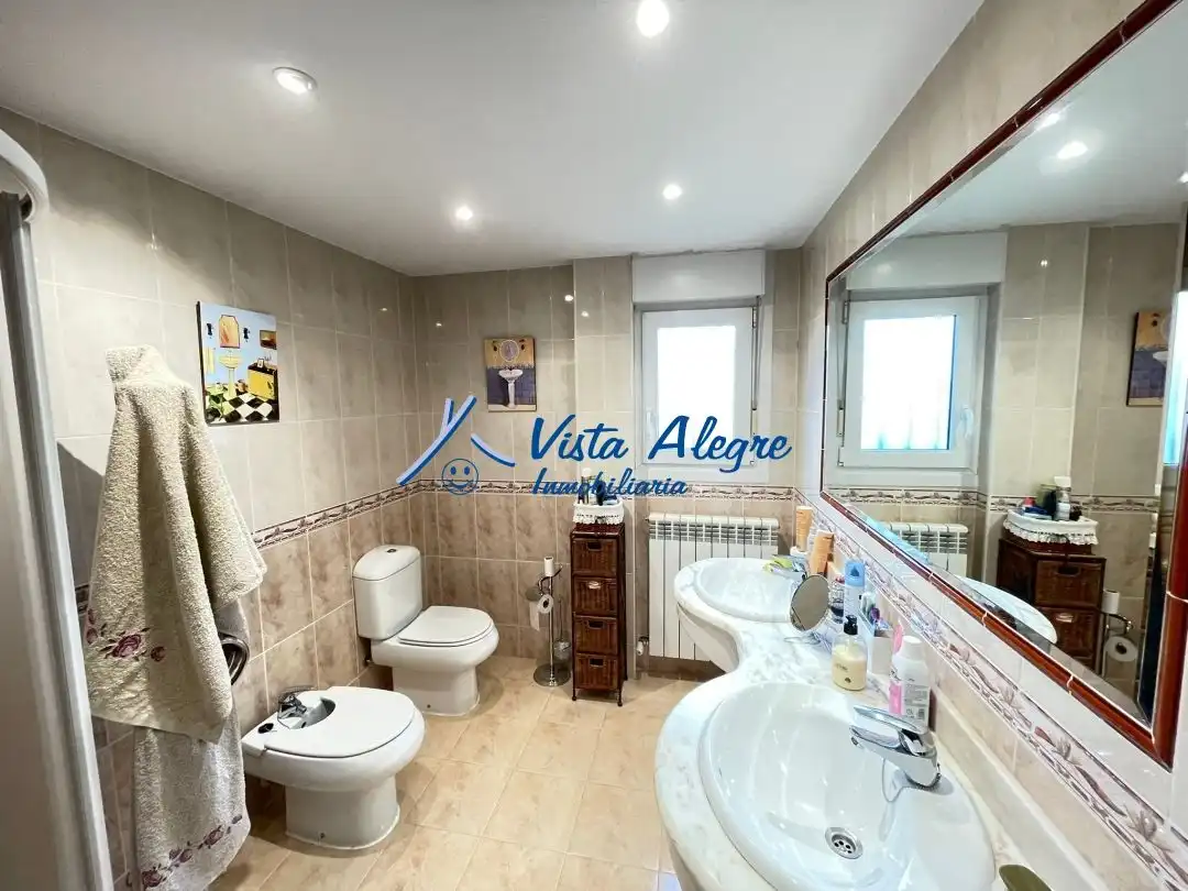 Baño de Casa o chalet en venta en Cuzcurrita de Río Tirón con Calefacción, Jardín privado y Terraza