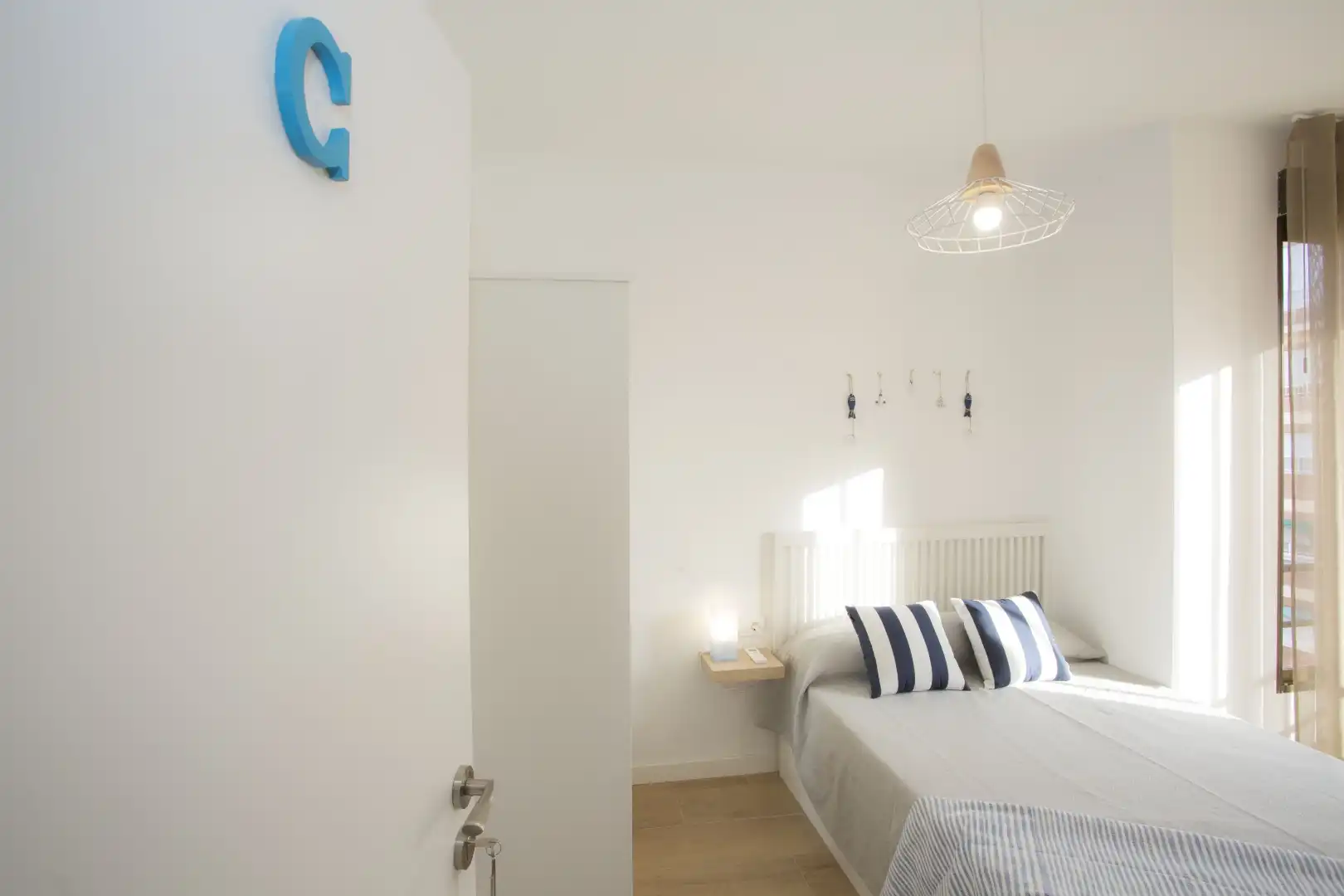 Bedroom of Flat for share in Valencia  with Air Conditioner, Parquet flooring and Furnished