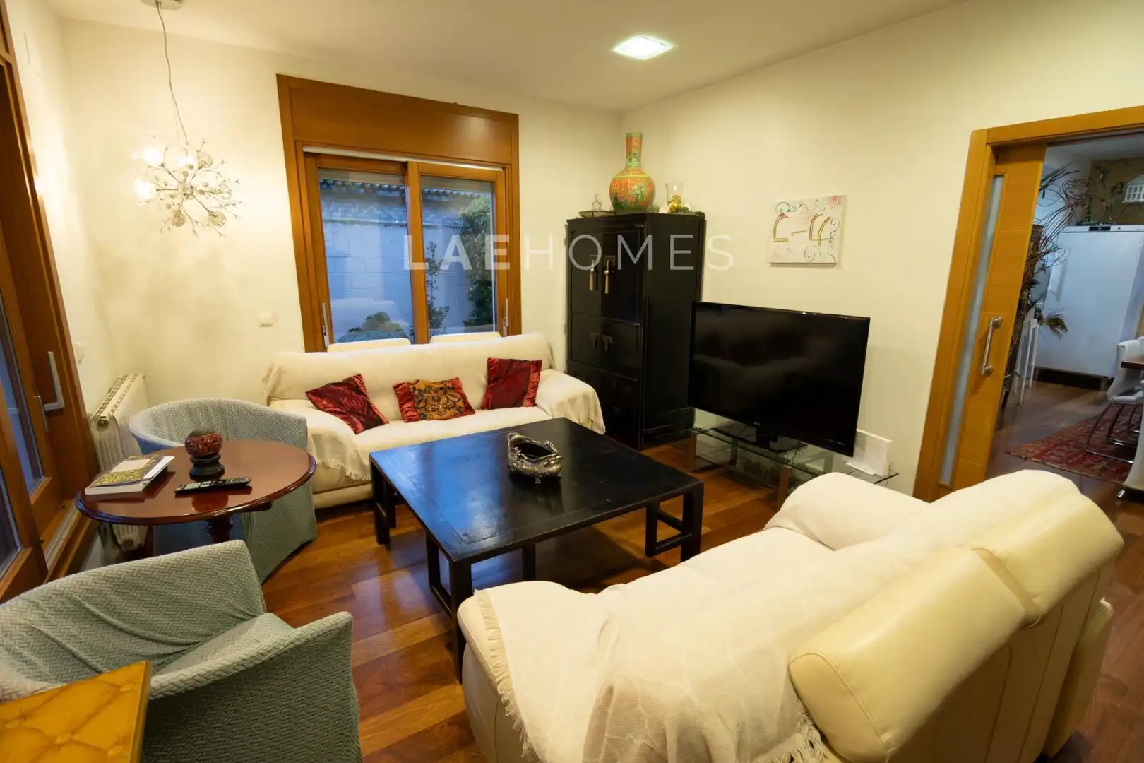 Sala de estar de Casa o chalet en venta en Mairena del Aljarafe con Aire acondicionado, Calefacción y Jardín privado