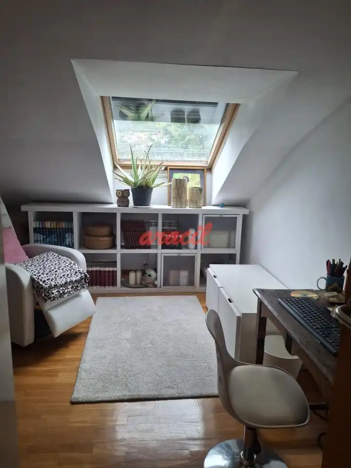 Habitación de Dúplex en venta en Ourense Capital  con Calefacción y Amueblado