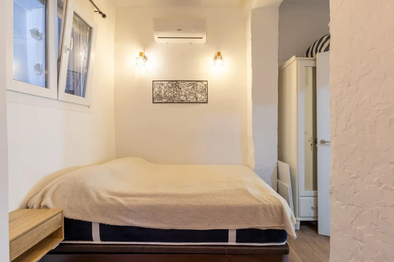 Schlafzimmer von Wohnung zur Miete in Valencia mit Klimaanlage, Heizung und Parkett