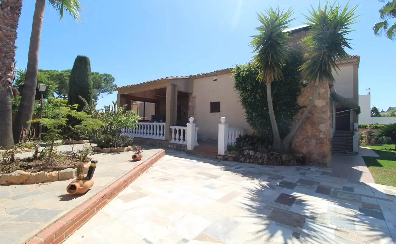 Jardí de Casa o xalet en venda en L'Eliana amb Aire condicionat, Calefacció i Jardí privat