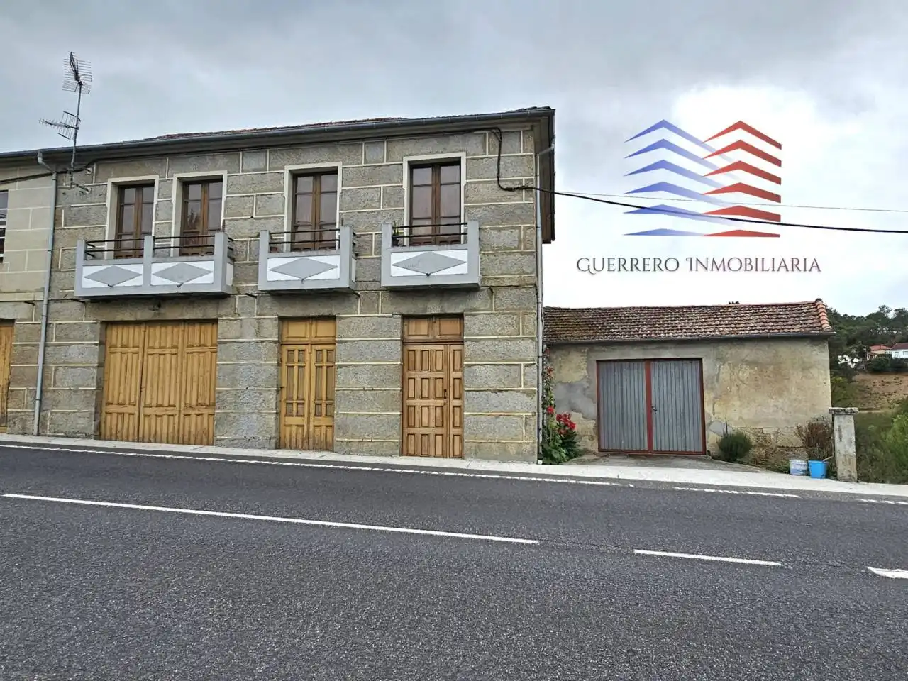Vista exterior de Casa o xalet en venda en Celanova amb Jardí privat i Terrassa