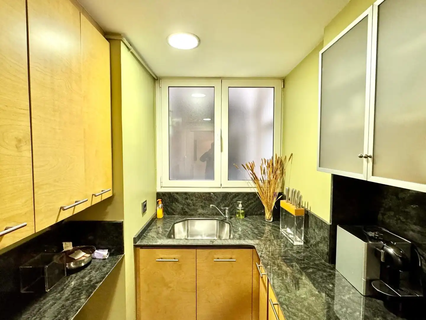 Küche von Wohnung zum Verkauf in  Barcelona Capital mit Klimaanlage, Heizung und Parkett