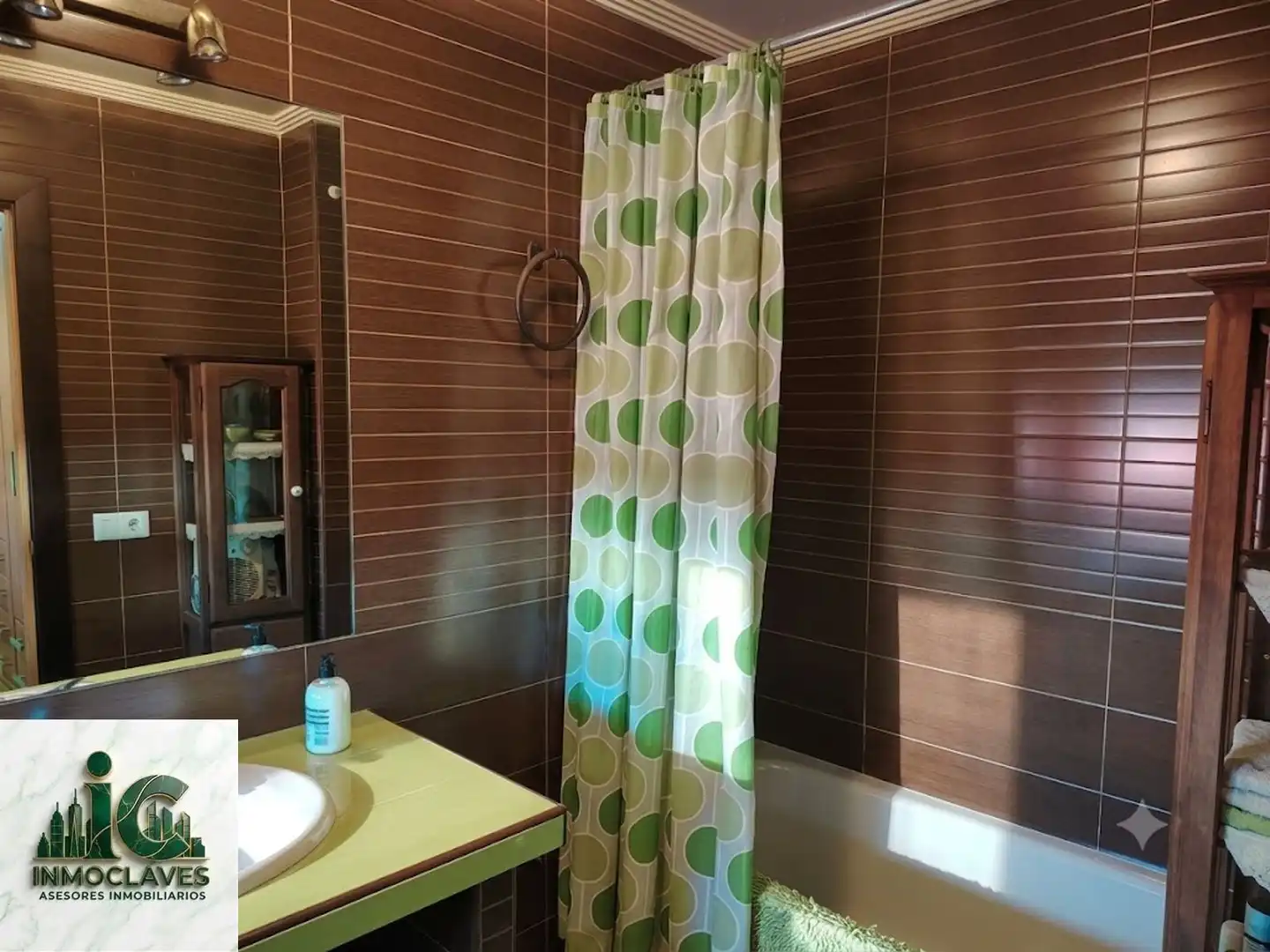 Bathroom of Detached homes for sale in Algeciras  with Private garden and Terrace