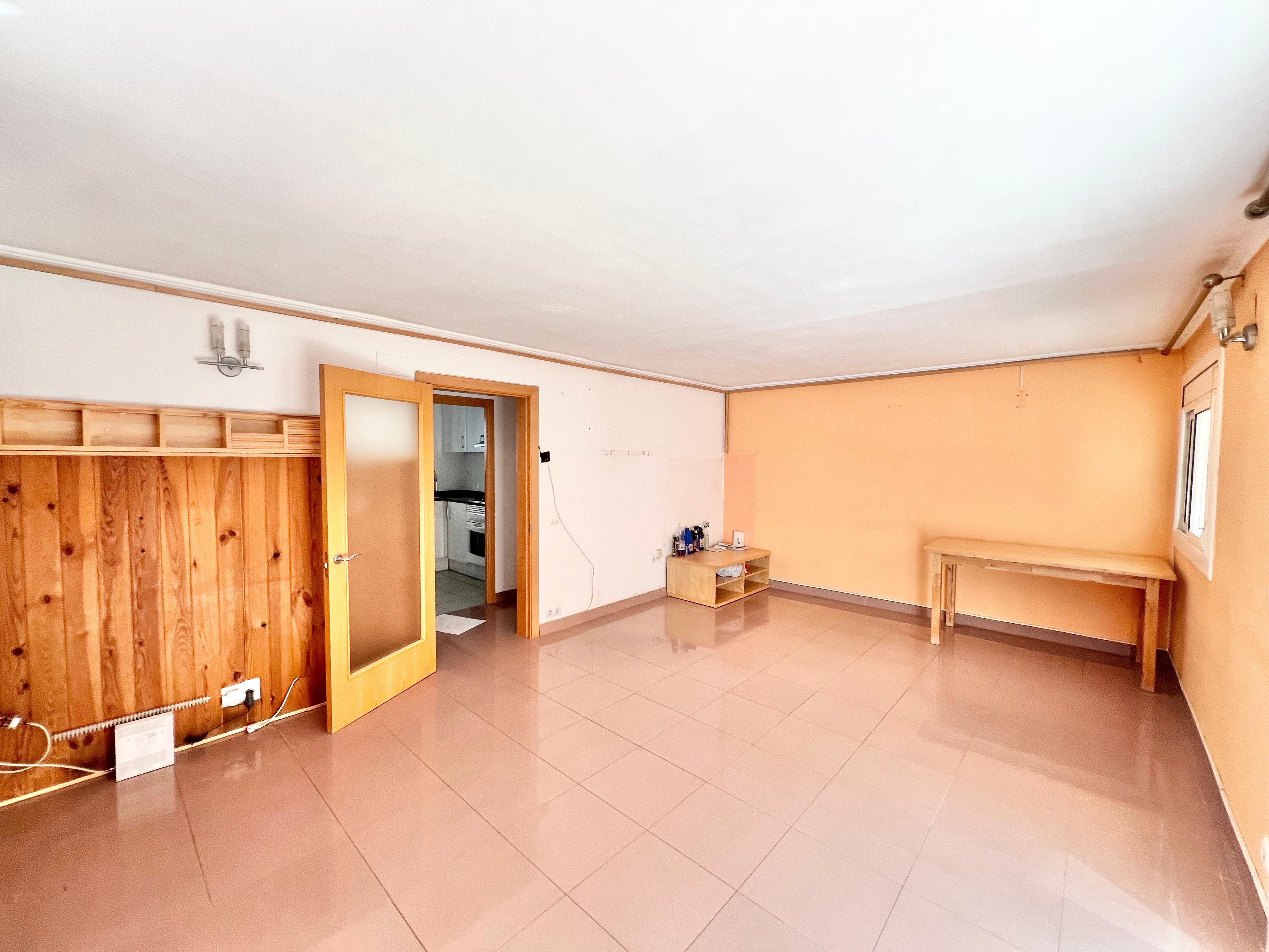 Flat for sale in L'Hospitalet de Llobregat  with Balcony