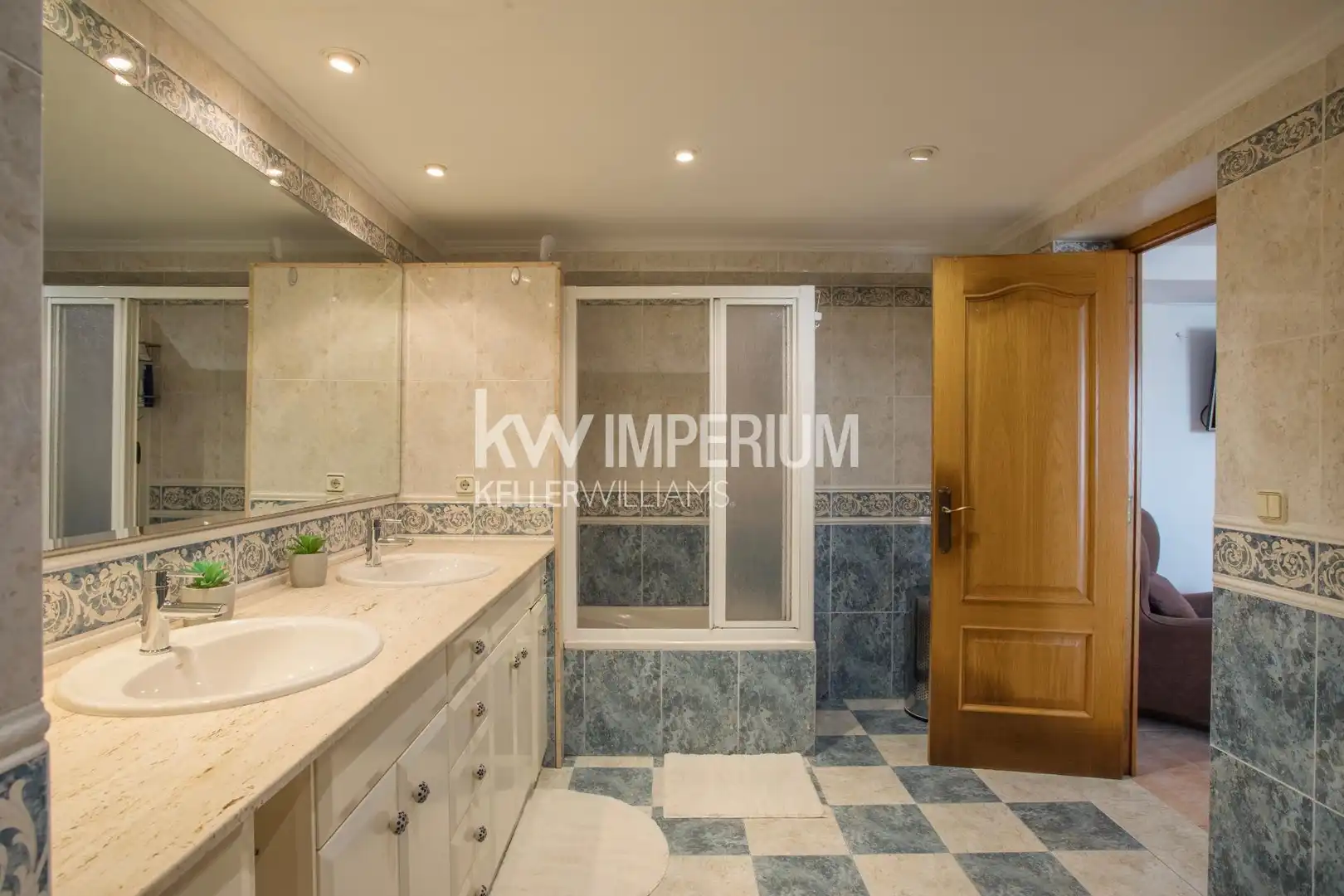 Baño de Piso de alquiler en Tarragona con Jardín privado, Terraza y Amueblado