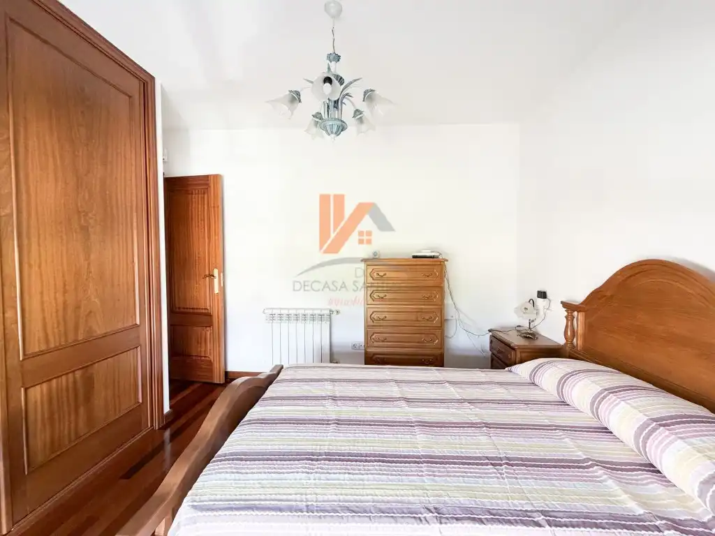 Bedroom of Detached homes for sale in Santiago de Compostela   with Heating, Private garden and Terrace
