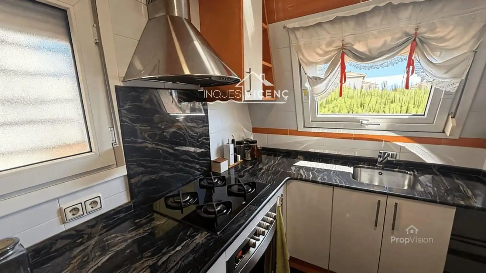 Cocina de Dúplex en venta en Calafell con Calefacción, Parquet y Terraza