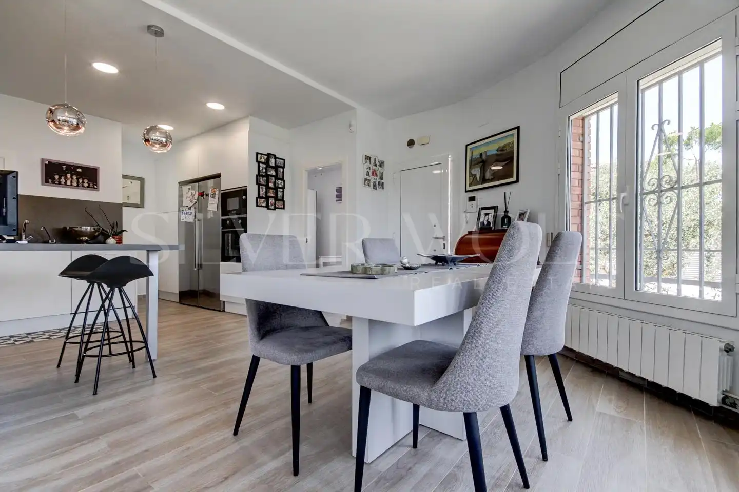 Comedor de Casa o chalet en venta en Vilanova i la Geltrú con Aire acondicionado, Calefacción y Jardín privado