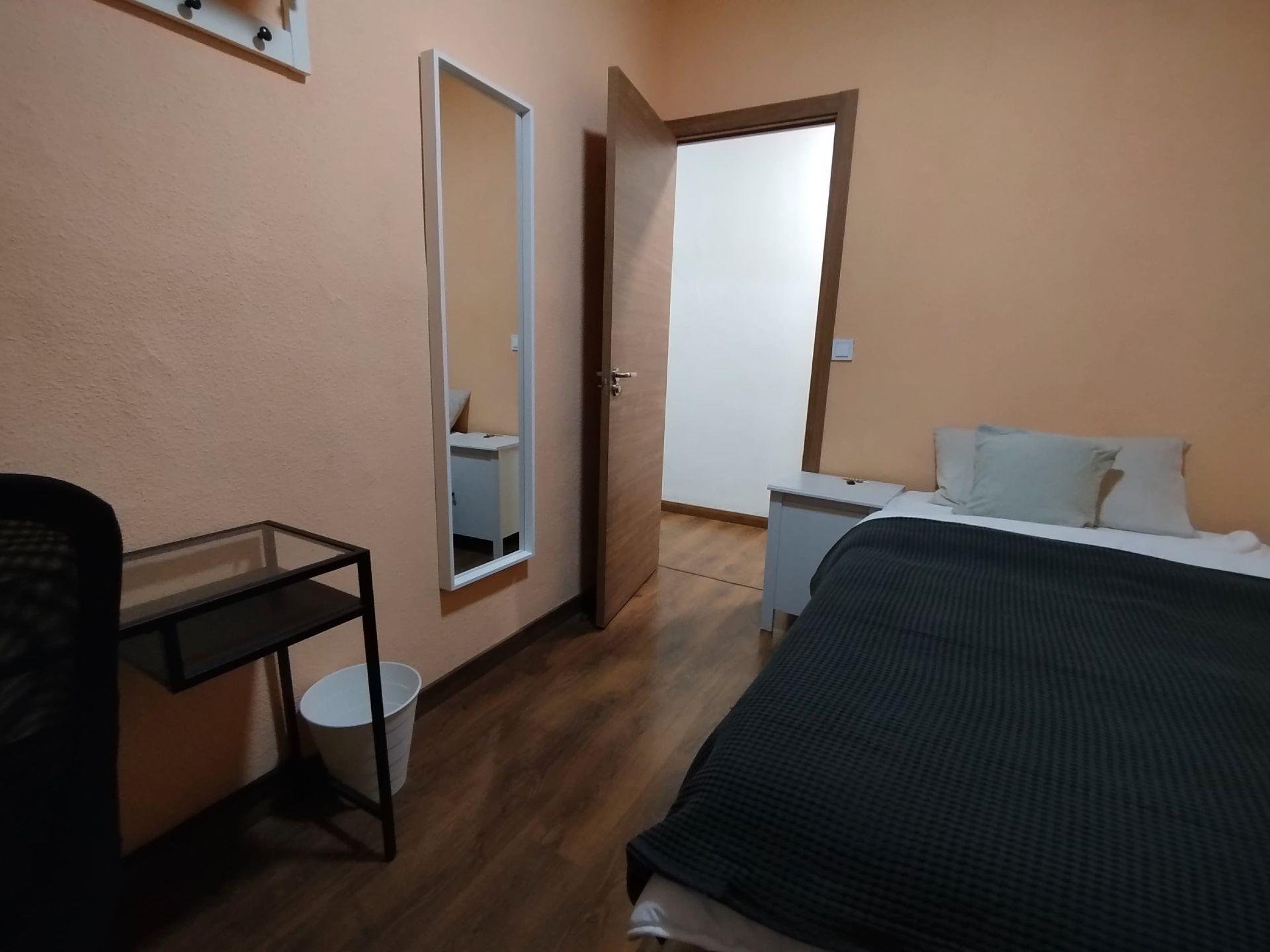 Bedroom of Flat to share in  Madrid Capital  with Air Conditioner, Heating and Furnished