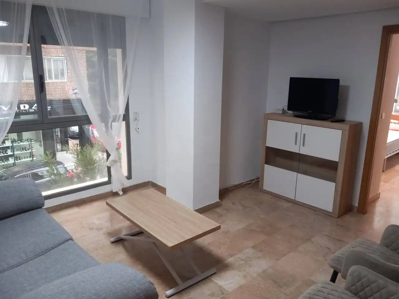 Apartamento con ascensor en alquiler en Calle Poeta Cano Pato, imagen 2