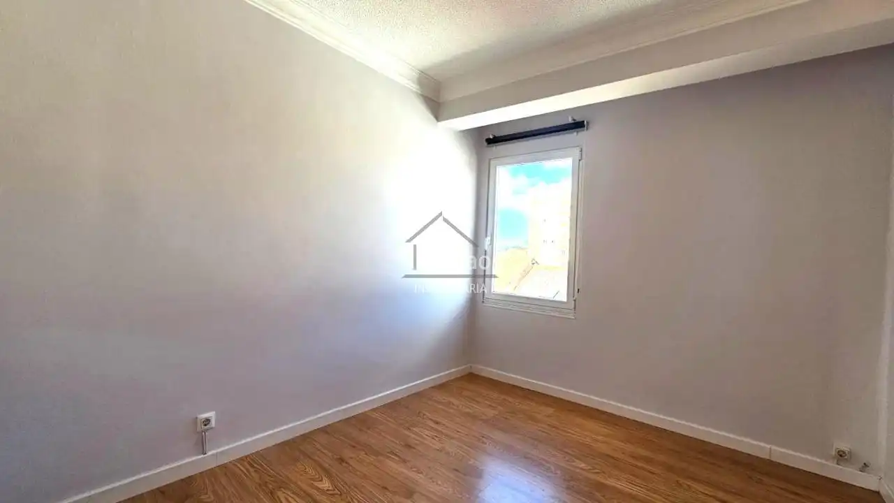 Bedroom of Flat for rent in Ferrol  with Heating and Storage room