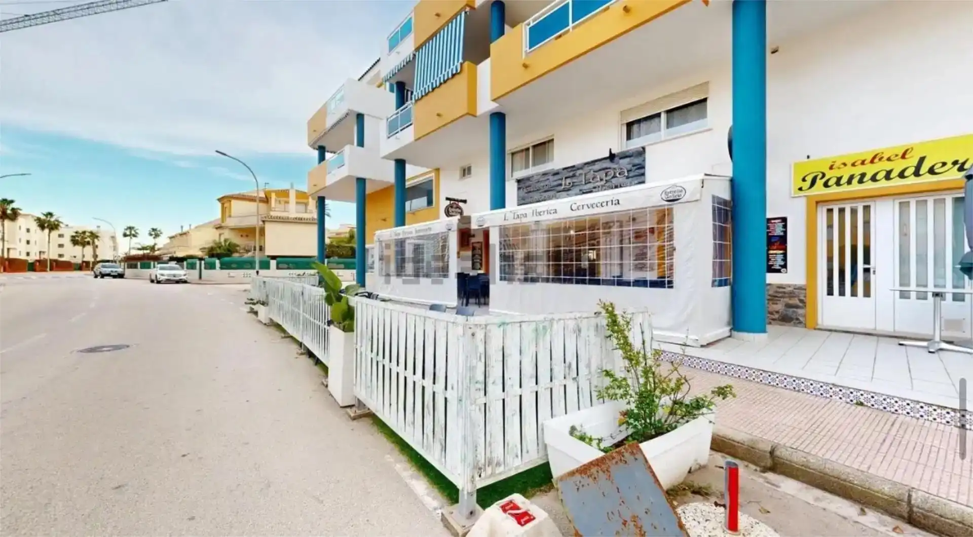 Commercial properties for rent in Oliva  with Air Conditioner