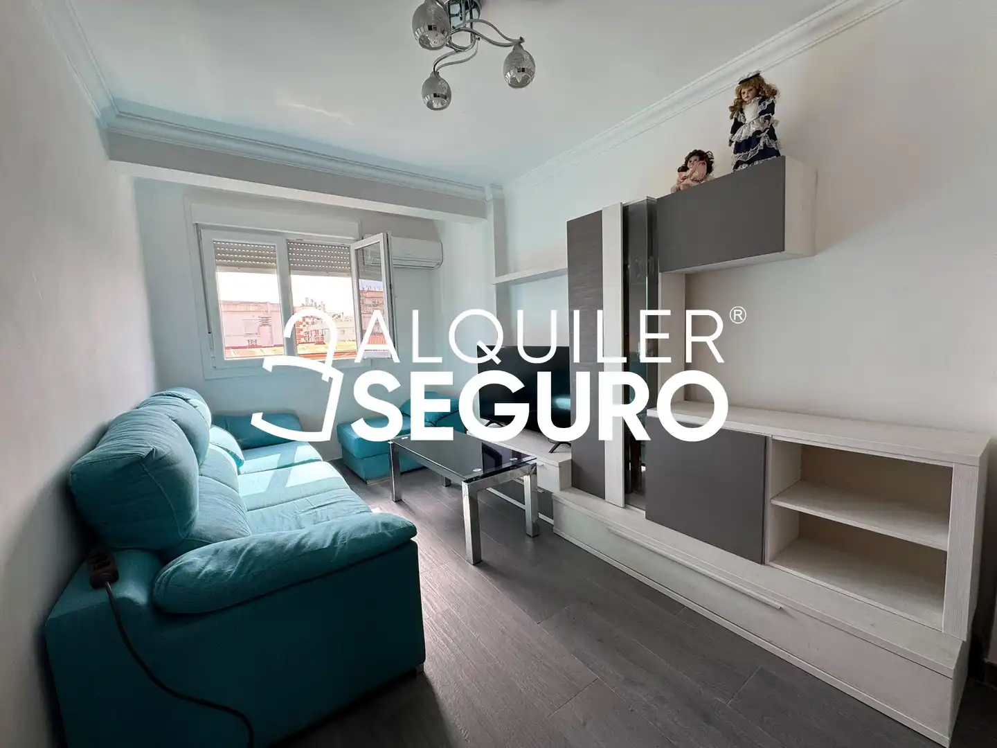 Sala d'estar de Pis de lloguer en Málaga amb Aire condicionat i Moblat