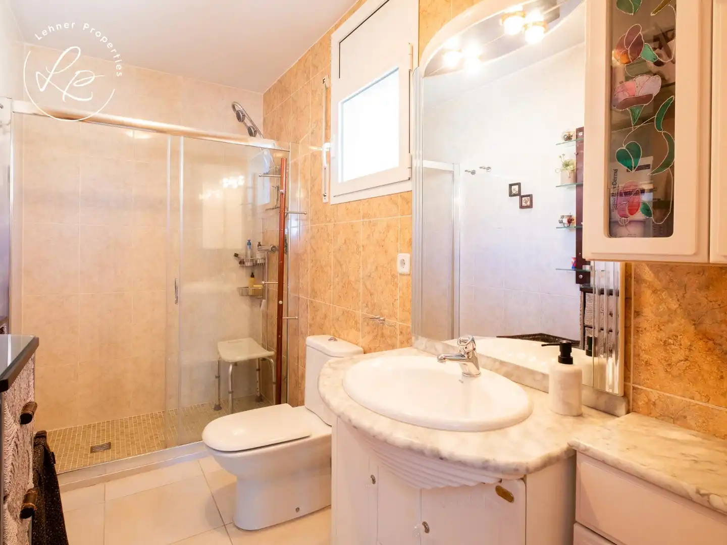 Bathroom of Houses for sale in Llançà  with Air Conditioner, Heating and Private garden