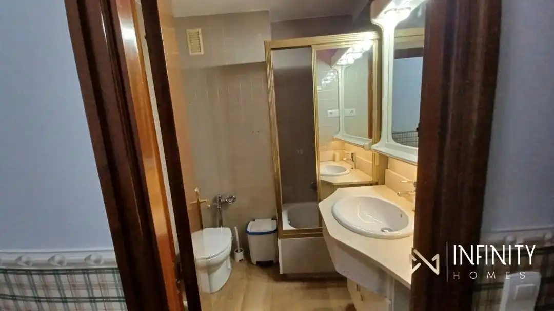 Badezimmer von Wohnung zur Miete in Bilbao  mit Terrasse