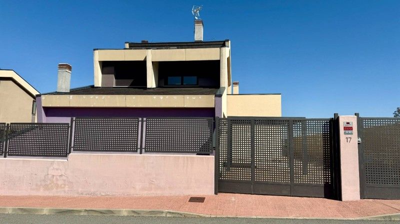 Vista exterior de Casa o xalet de lloguer en Vegas de Matute amb Calefacció i Alarma