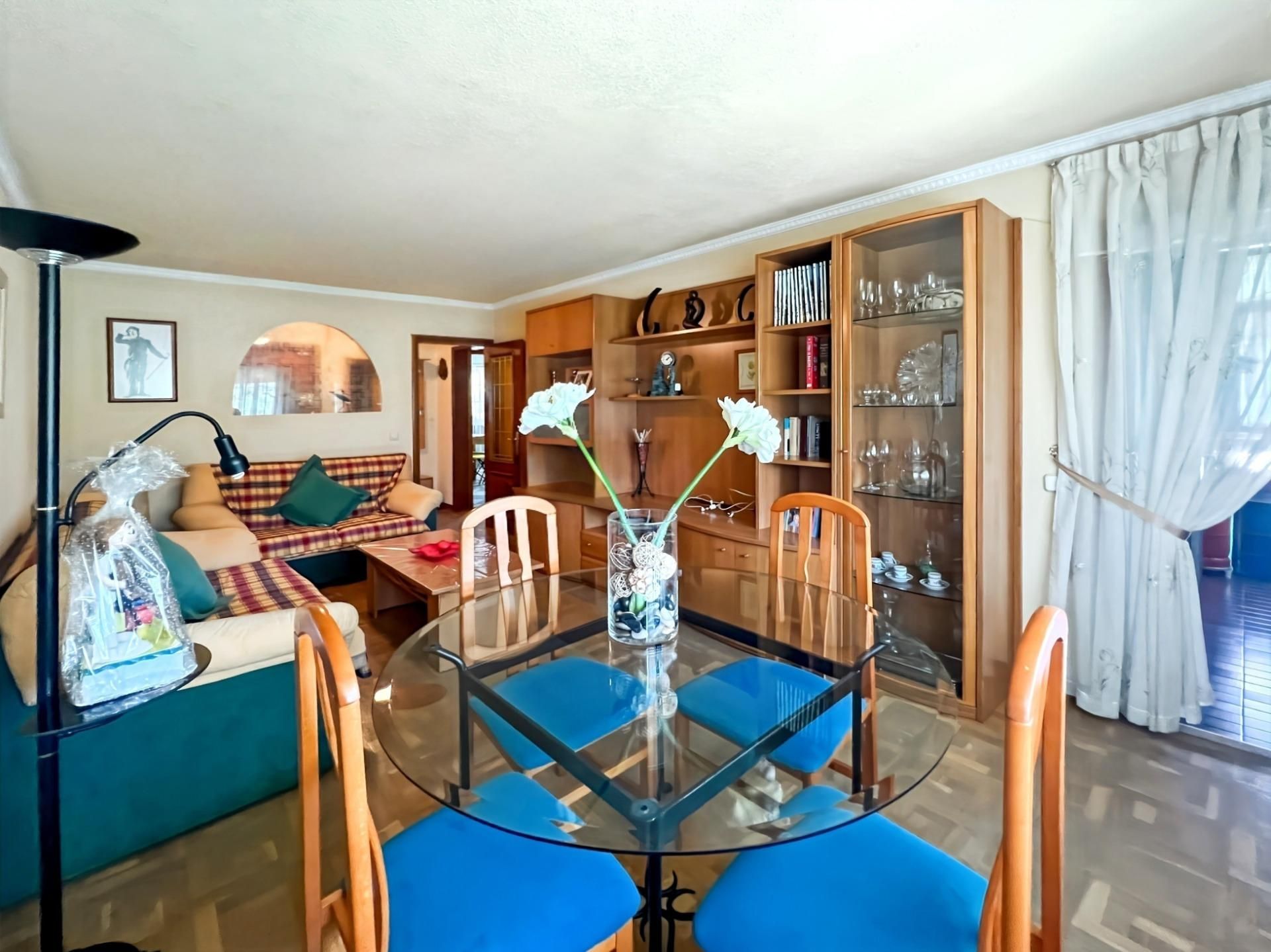 Comedor de Piso en venta en  Madrid Capital con Calefacción, Parquet y Terraza