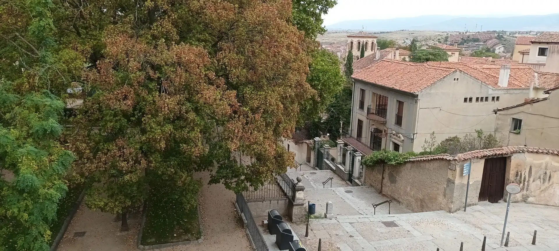 Außenansicht von Maisonette zur Miete in Segovia mit Klimaanlage, Heizung und Parkett