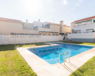 Swimming pool of Planta baja for sale in Casarrubuelos  with Air Conditioner