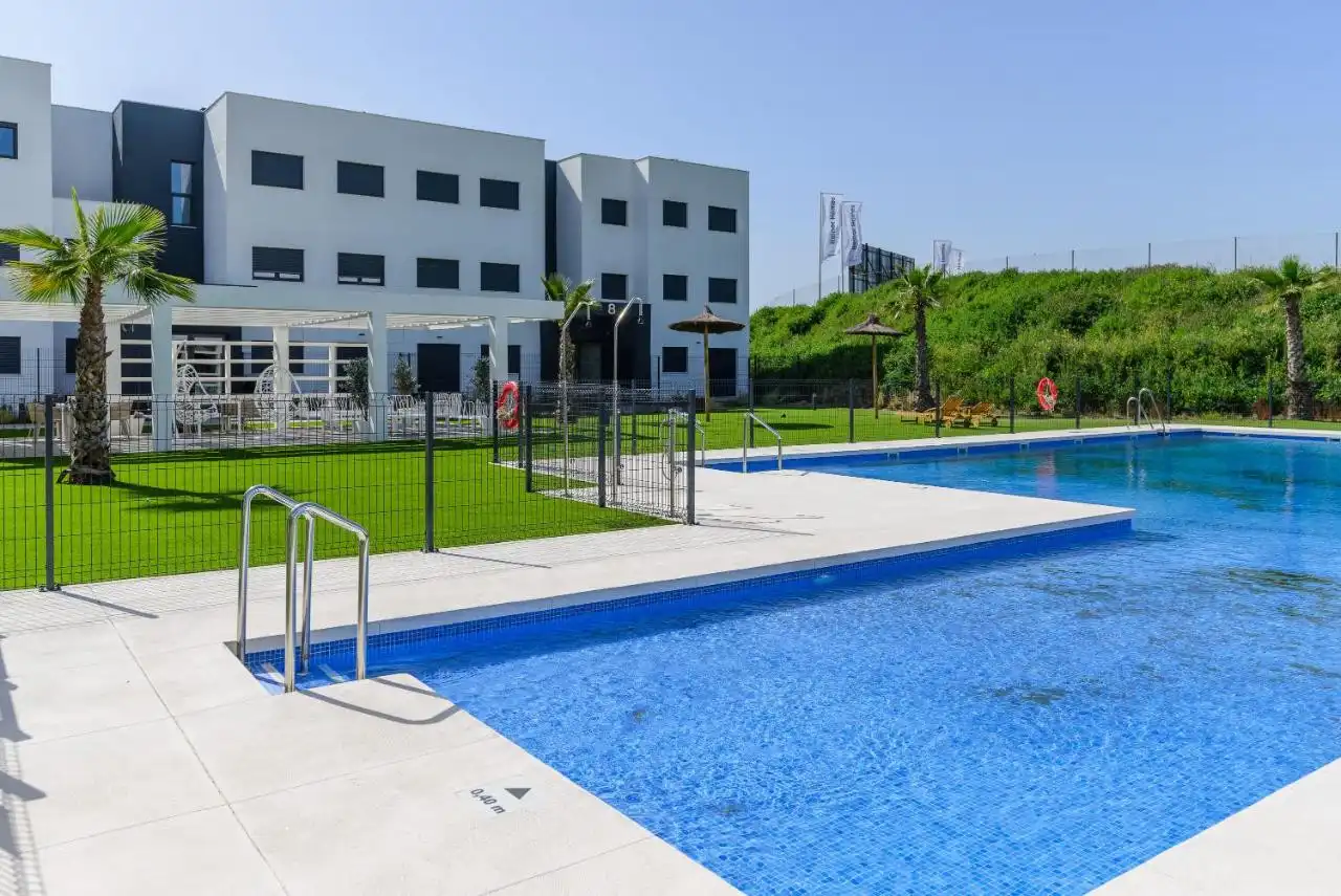 Piscina de Planta baixa en venda en Estepona amb Aire condicionat, Terrassa i Moblat
