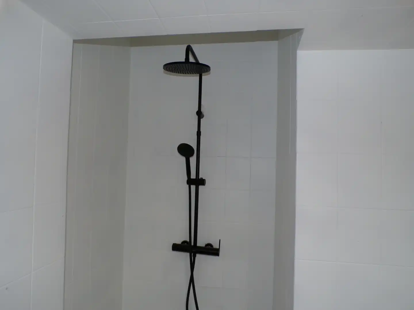 Badezimmer von Wohnung zum Verkauf in Godella mit Balkon