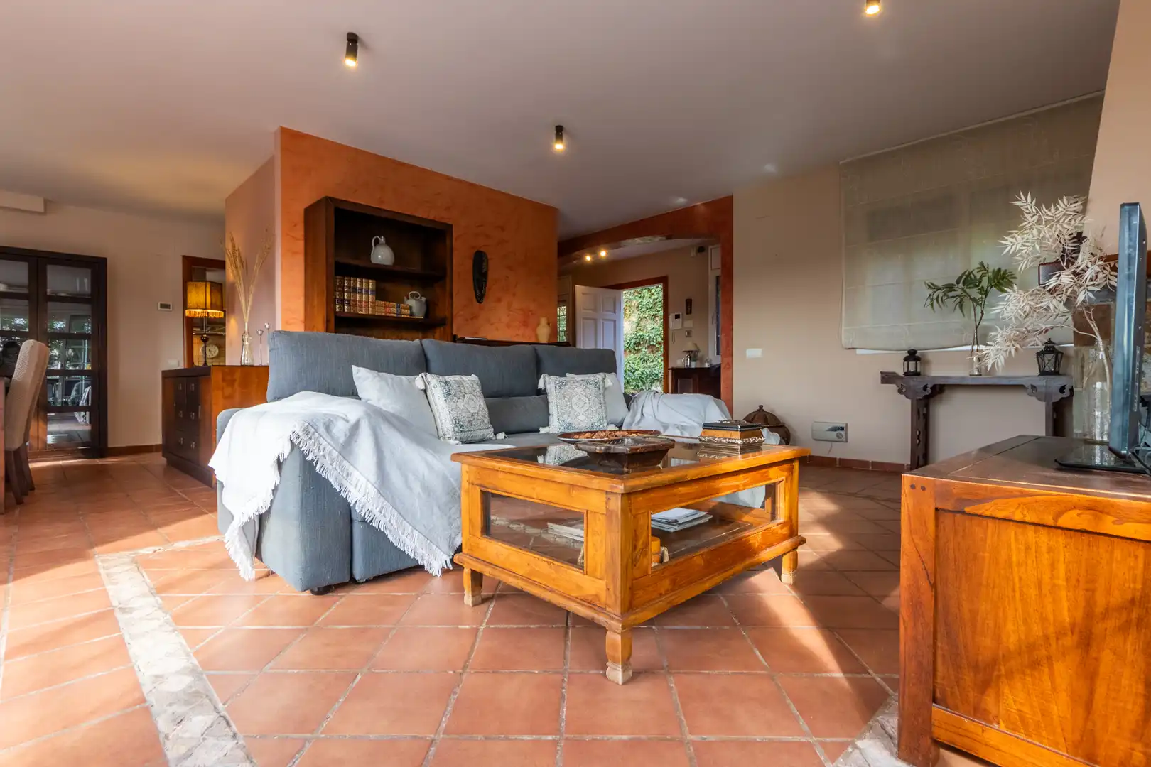 Chalet con terraza en venta en Carrer dels Pirineus, imagen 8