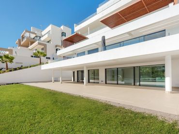 Apartament amb piscina en venda a Estepona Pueblo