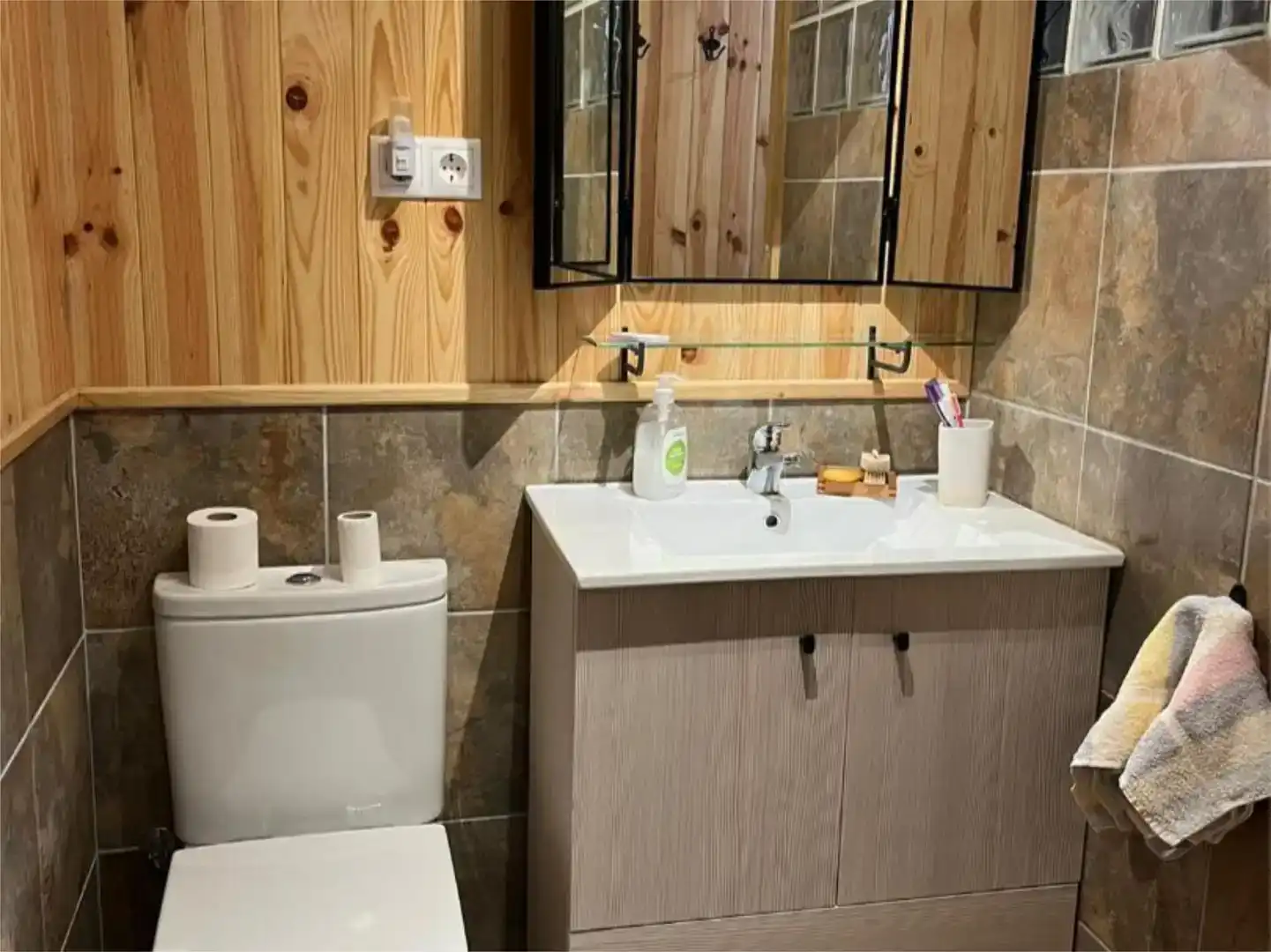 Bany de Apartament en venda en Sierra Nevada amb Jardí privat, Traster i Moblat