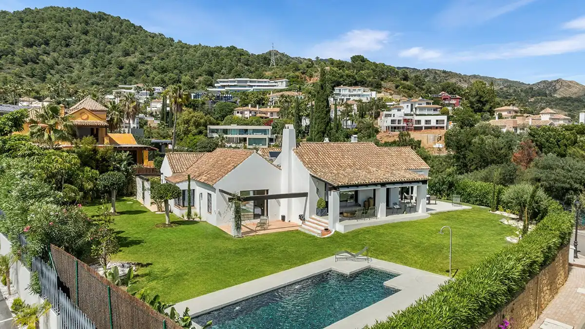 Xalet amb piscina en venda a Milla de Oro