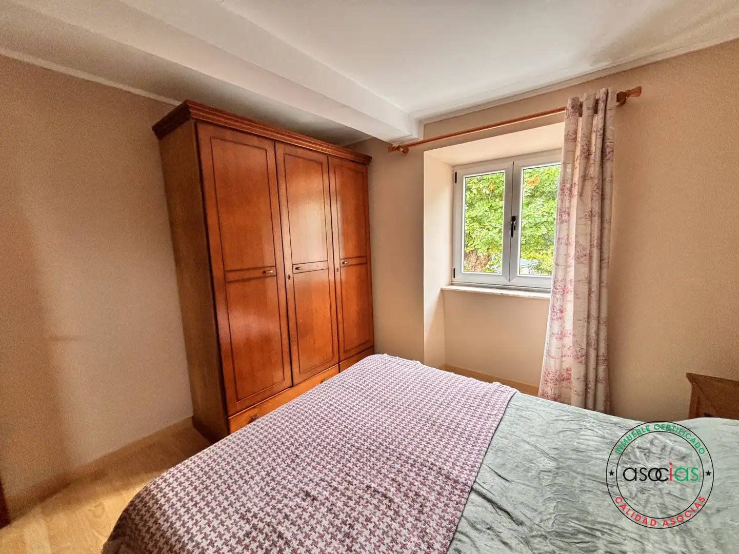 Schlafzimmer von Einfamilien-Reihenhaus zum Verkauf in Ribadeo mit Heizung und Abstellraum