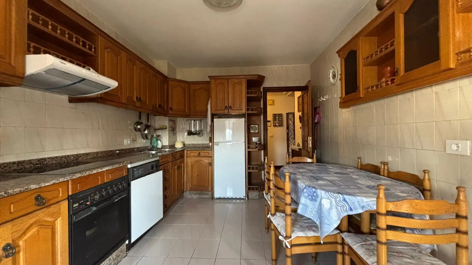 Cocina de Piso de alquiler en Ourense Capital  con Calefacción, Amueblado y Balcón