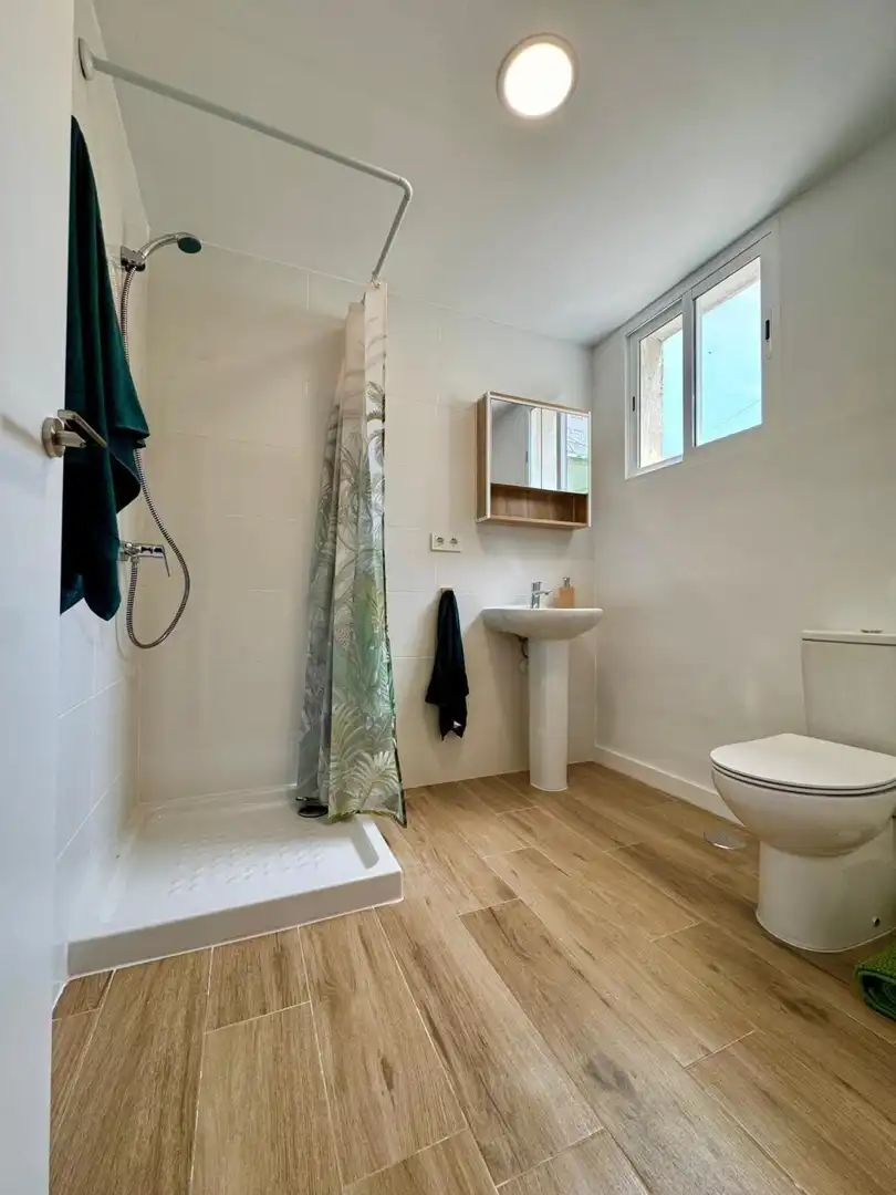 Baño de Piso en venta en Benidorm con Calefacción, Amueblado y Balcón