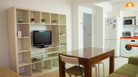 Foto 3 de Planta baja de alquiler en Alcalde Juan Fernandez, El Plantinar – Avda. La Paz - El Juncal, Sevilla Capital