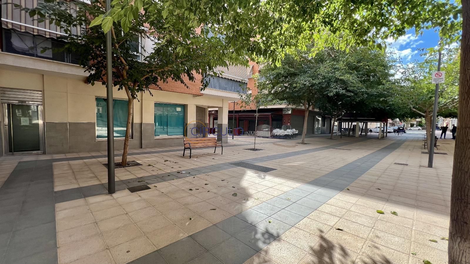 Local de alquiler en  de Granada, San José, Lorca Ciudad