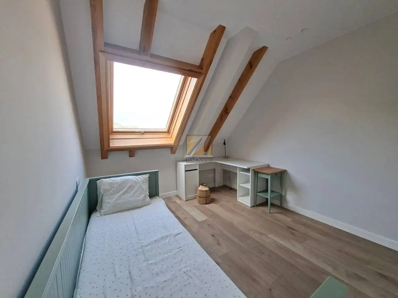 Bedroom of Attic for sale in Oviedo   with Heating, Terrace and Furnished